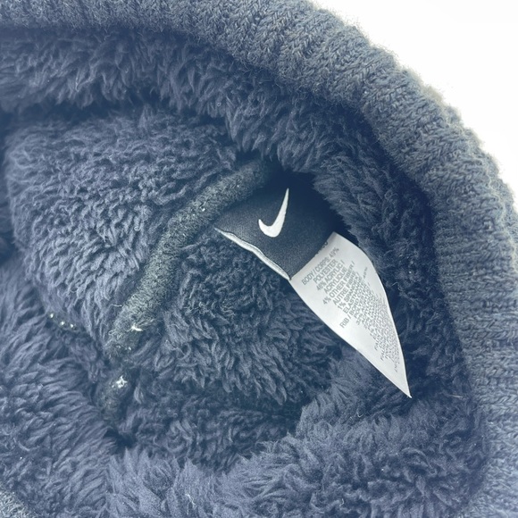 Nike Trail Beanie Grey Black NWOT - Picture 6 of 6